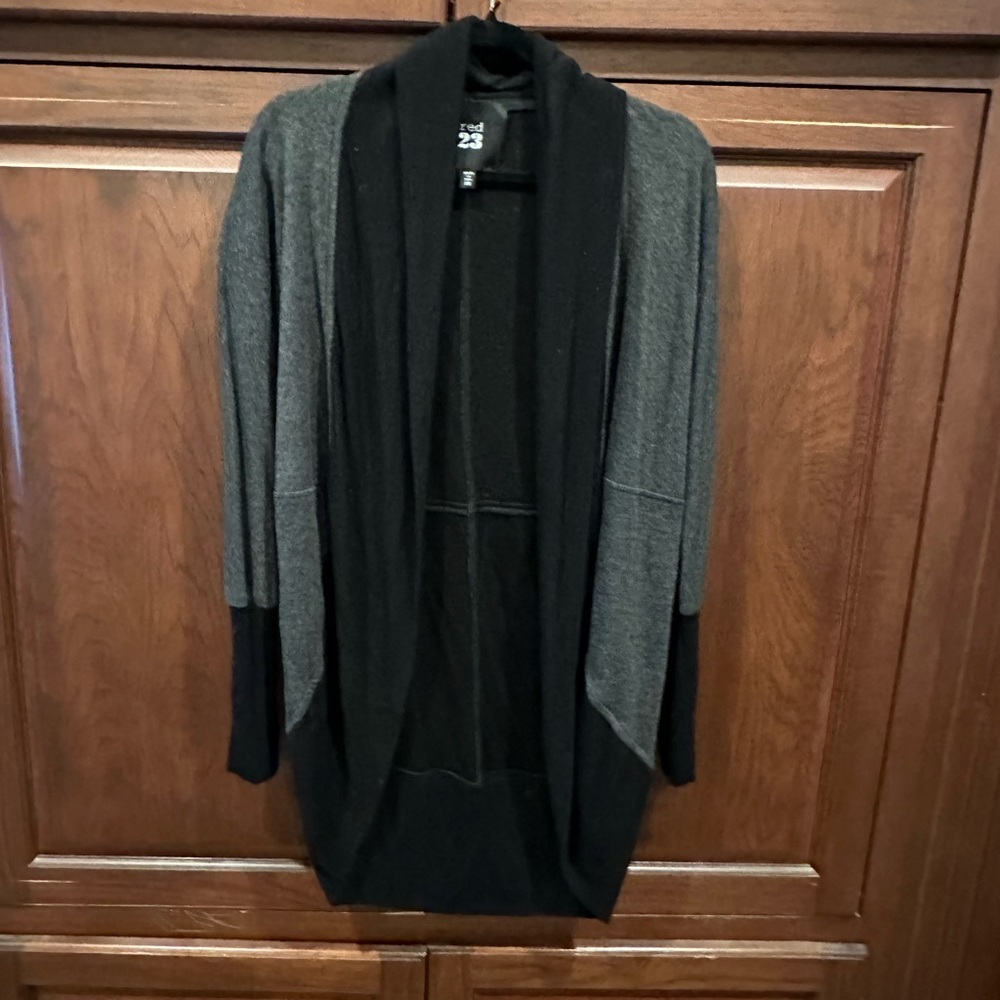Red 23 cardigan/wrap sz XS